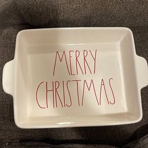 New Rae Dunn By Magenta MERRY CHRISTMAS Baking Dish Red Letters
